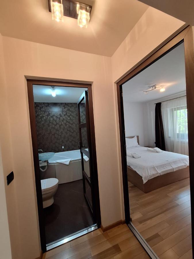 Urban George Enescu 4 Beedroom Apartment Σουκεάβα Εξωτερικό φωτογραφία