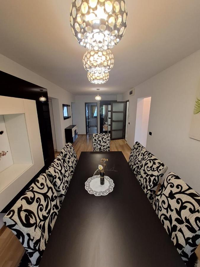 Urban George Enescu 4 Beedroom Apartment Σουκεάβα Εξωτερικό φωτογραφία