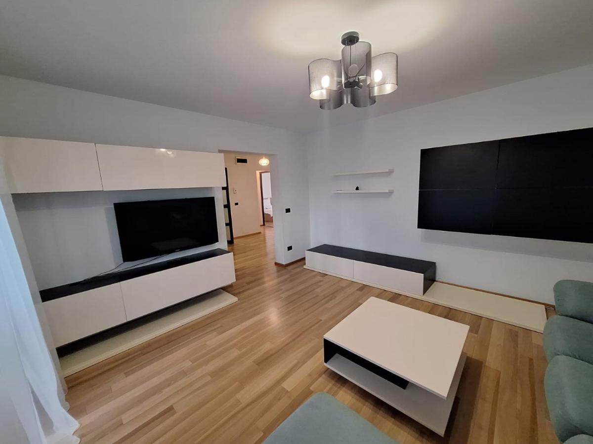 Urban George Enescu 4 Beedroom Apartment Σουκεάβα Εξωτερικό φωτογραφία
